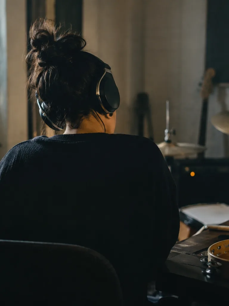 Cover artist practicing with a minus-one mix